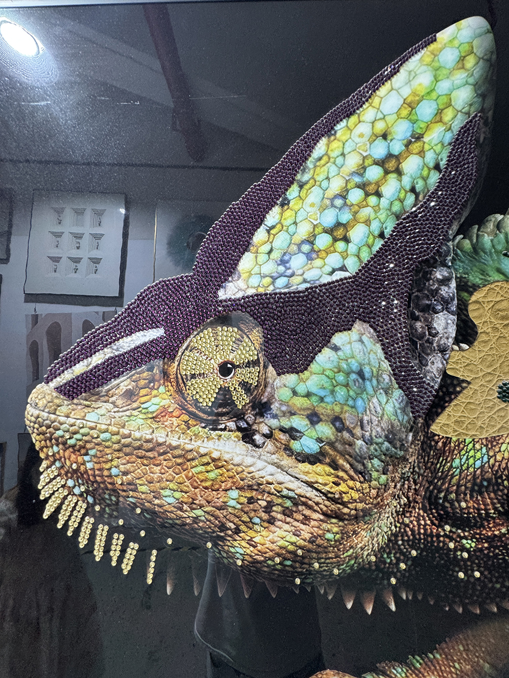 Chameleon crystal wall art with purple rhinestone crest
